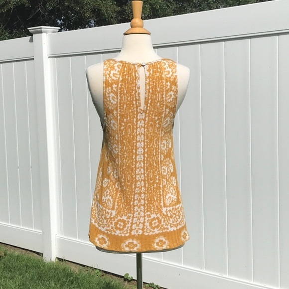 Lucky Brand Sleeveless Yellow Gold and While Floral Printed V-Neck Top Size Med - Picture 9 of 16